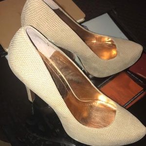 BCBG Nude heels-10